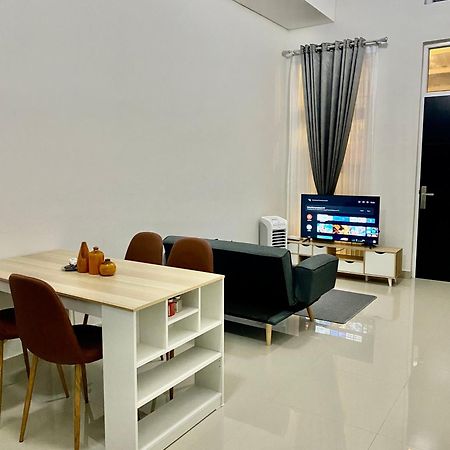 Villa Ku Villa Mu Semarang Zewnętrze zdjęcie