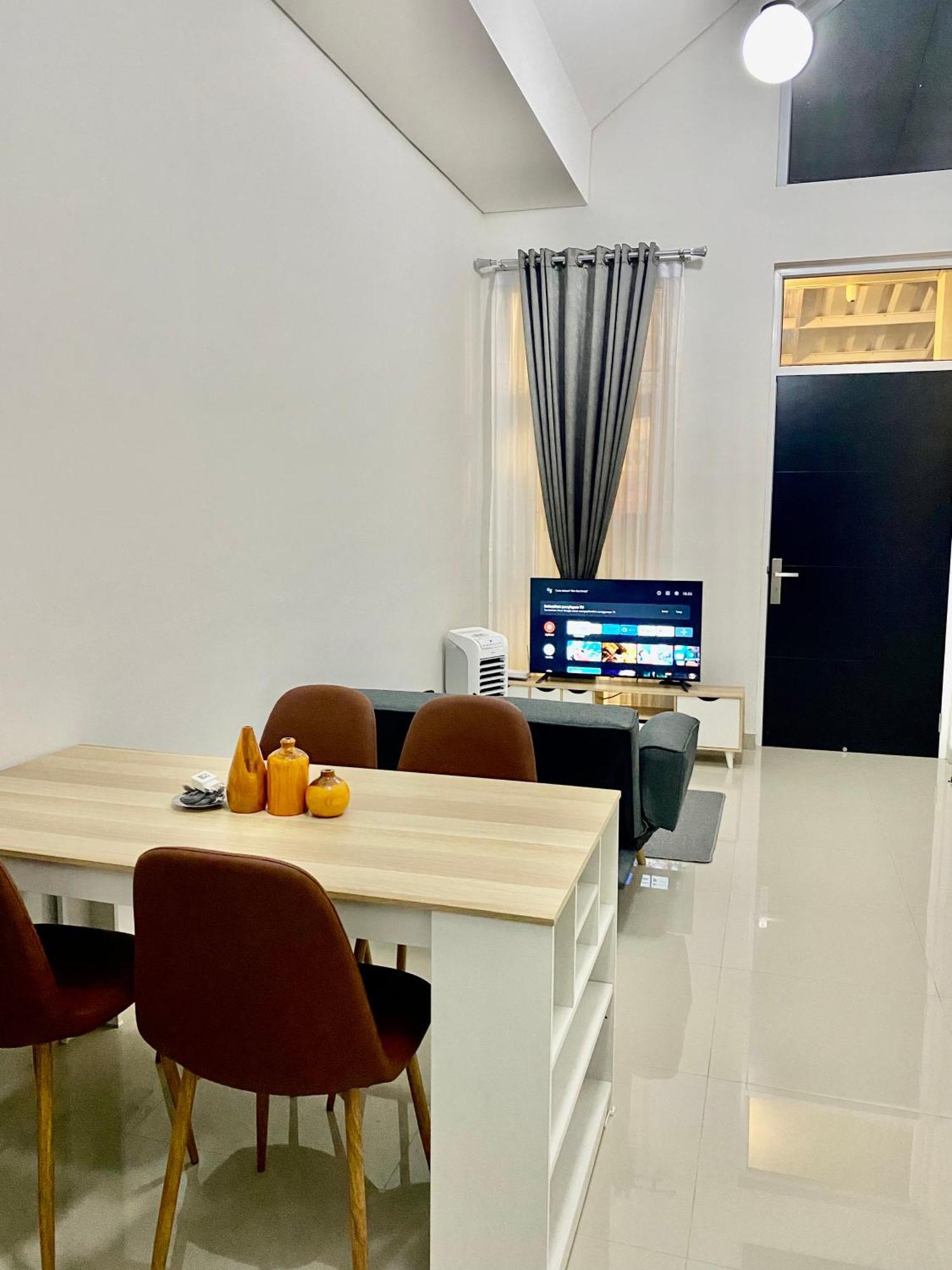 Villa Ku Villa Mu Semarang Zewnętrze zdjęcie
