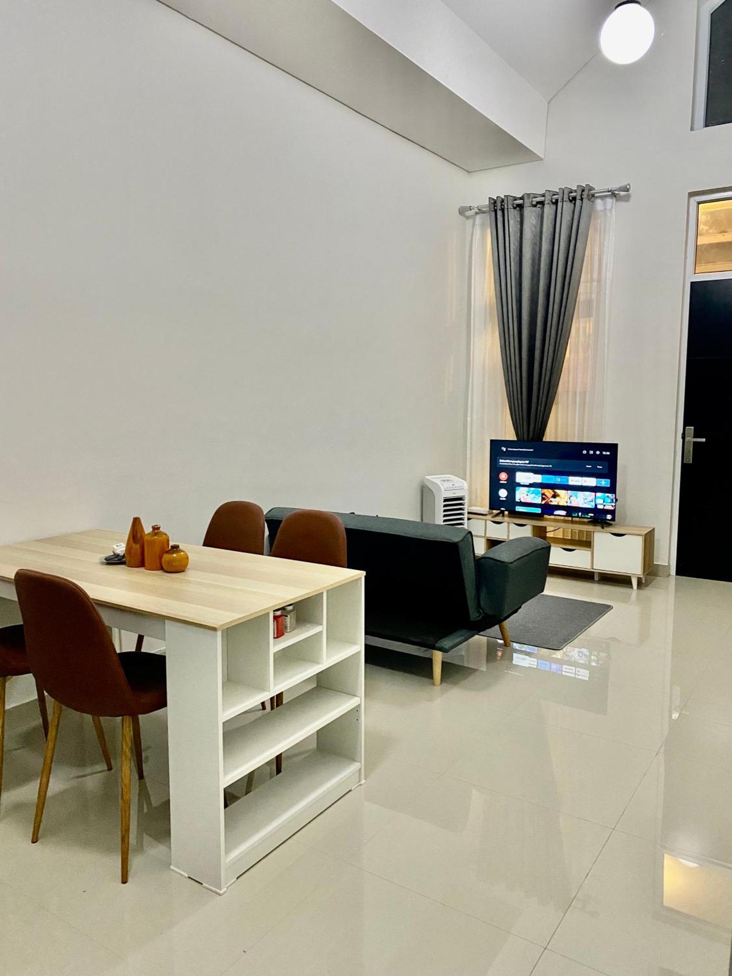 Villa Ku Villa Mu Semarang Zewnętrze zdjęcie